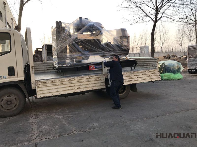 3.17號發(fā)送一臺HQ200GF座油箱式發(fā)電機組到河北省承德市