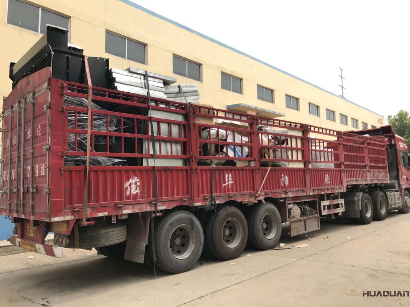 一臺(tái)1500kw立柜自啟動(dòng)柴油發(fā)電機(jī)組于9月1日發(fā)往山東