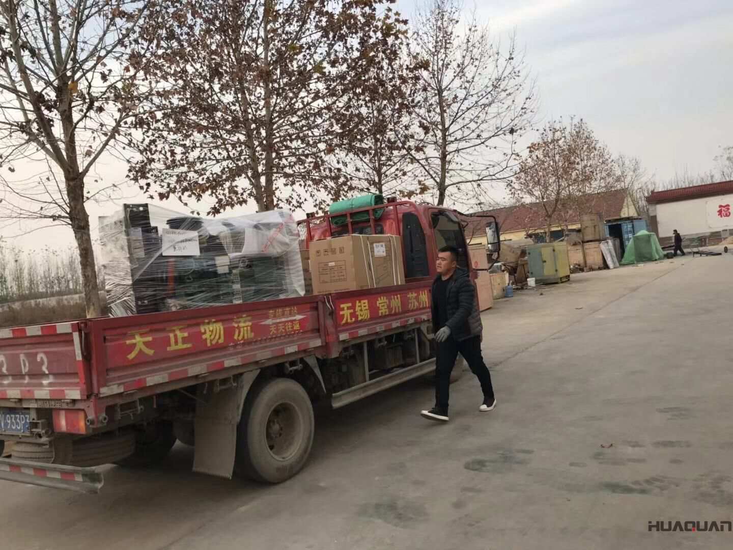 11月2日，廣東趙先生從華全動力分別訂購了50kw、100kw和120kw標(biāo)配沼氣發(fā)電機組，現(xiàn)已順利發(fā)往目的地