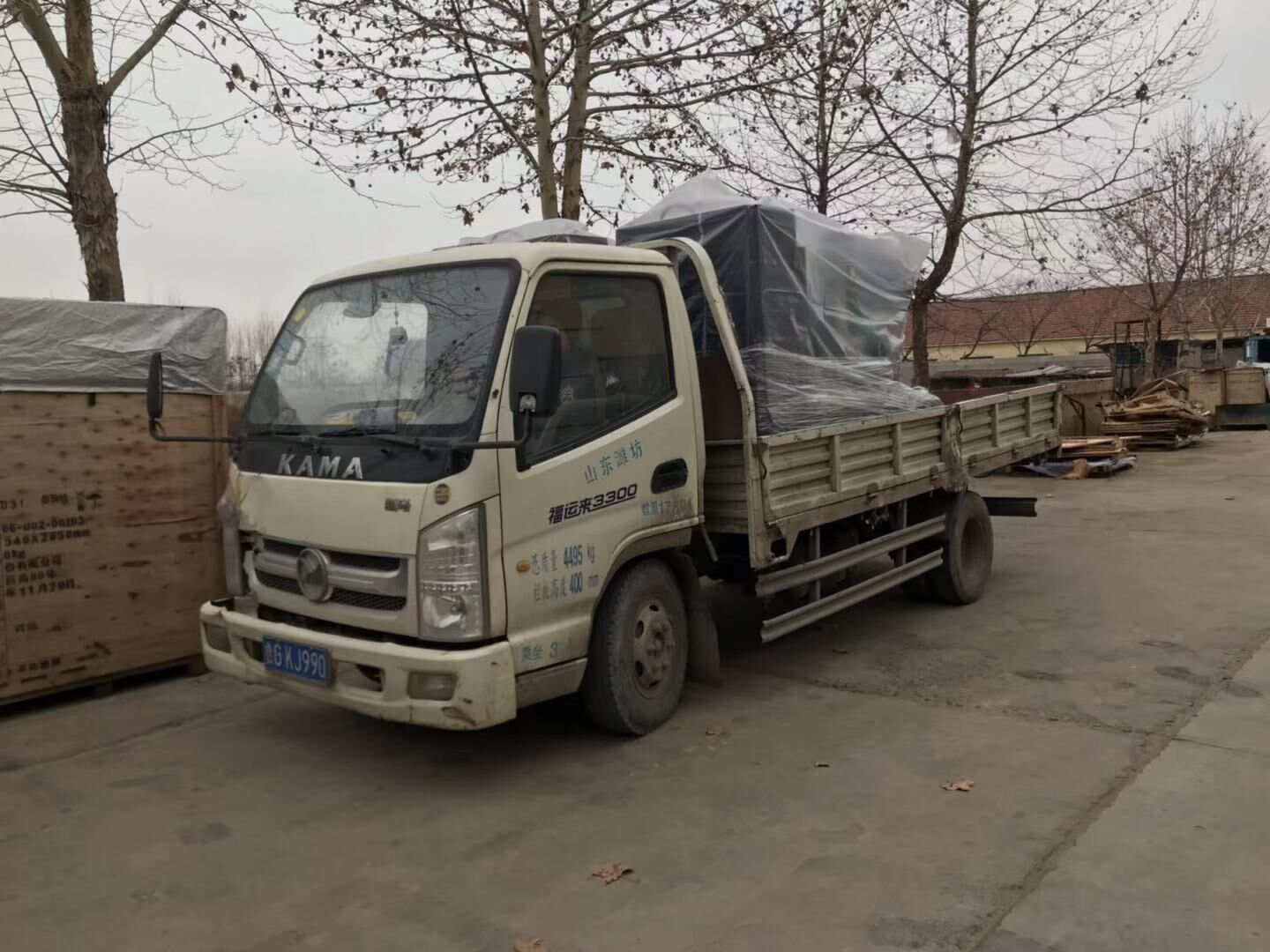 12月6日，徐先生從華全動(dòng)力采購(gòu)的一臺(tái)500kw自動(dòng)化柴油發(fā)電機(jī)組成功發(fā)往陜西省