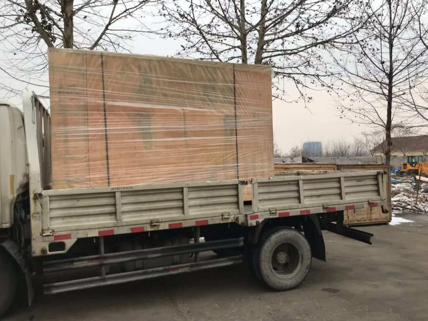 12月12日，山東省汪先生從華全動(dòng)力采購(gòu)的120kw靜音式防雨棚柴油發(fā)電機(jī)組順利發(fā)往目的地