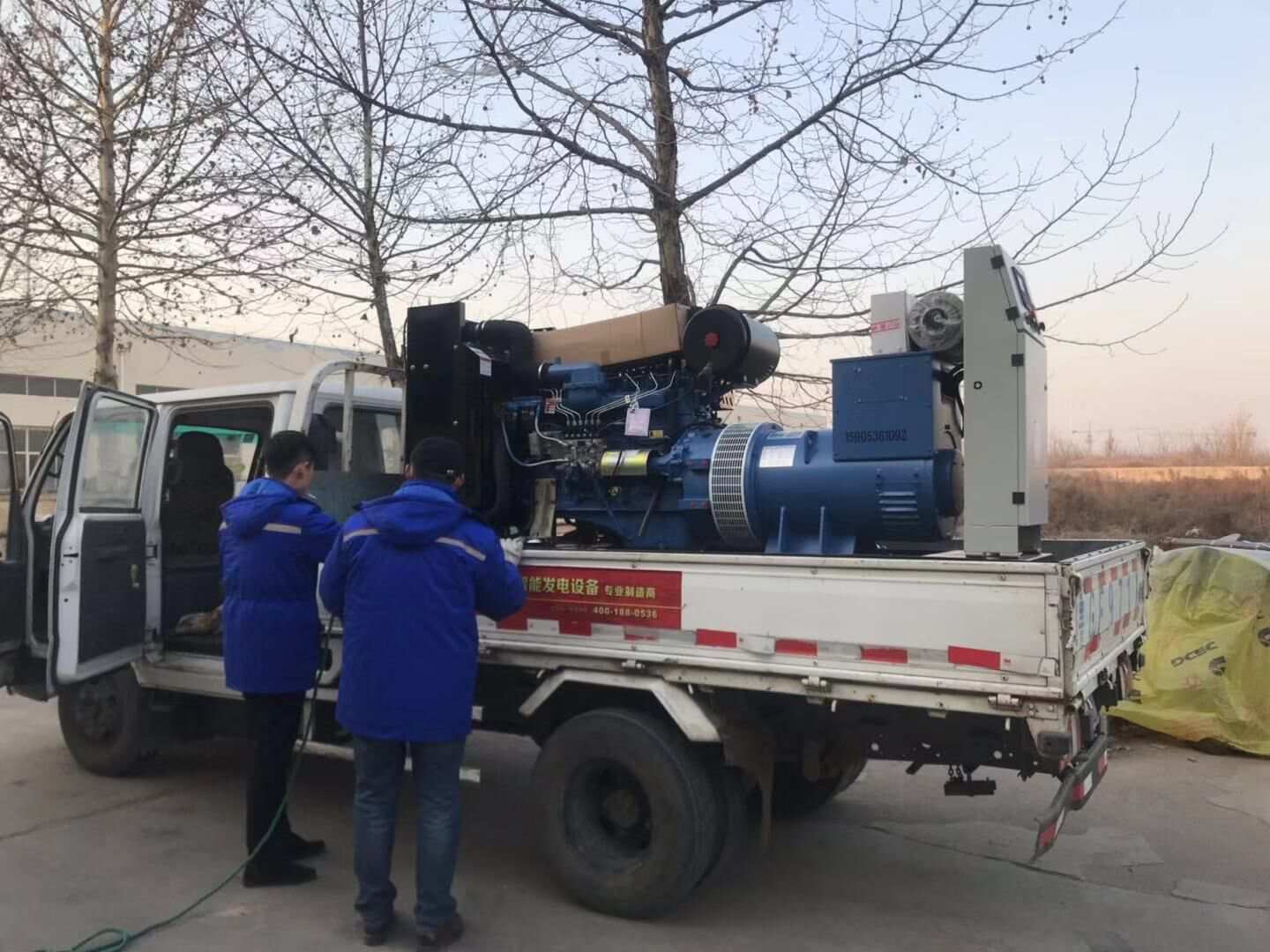 華全動(dòng)力一臺(tái)300kw標(biāo)配柴油發(fā)電機(jī)組于12月13日順利發(fā)往湖北省
