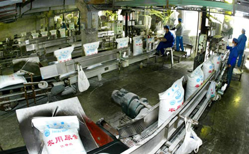 化肥廠用華全700千瓦開架發(fā)電機(jī)組